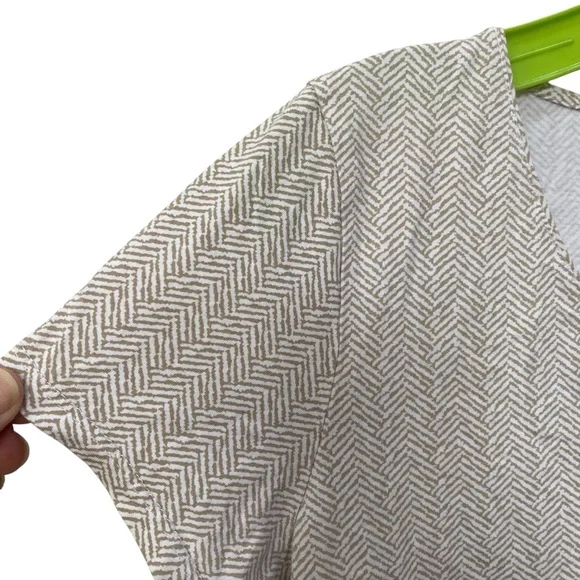 Lot of 2 J Jill Perfect Pima Patterned V-neck Tee T-Shirt Top size M Khaki Navy - Picture 3 of 9